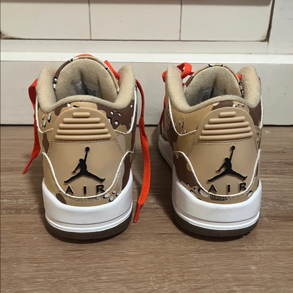 Jordan 3 Retro - Picture 8 of 11